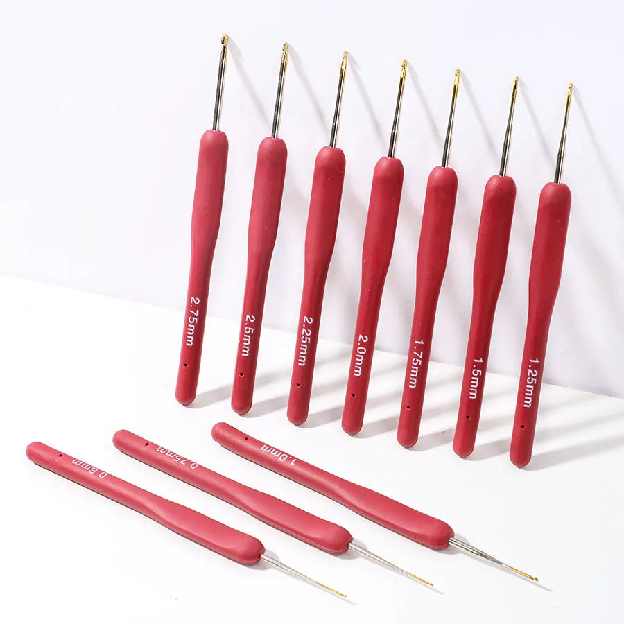 Crochet Hooks, Fine Lace Set with Red Handles & Gold-Colored Tips
