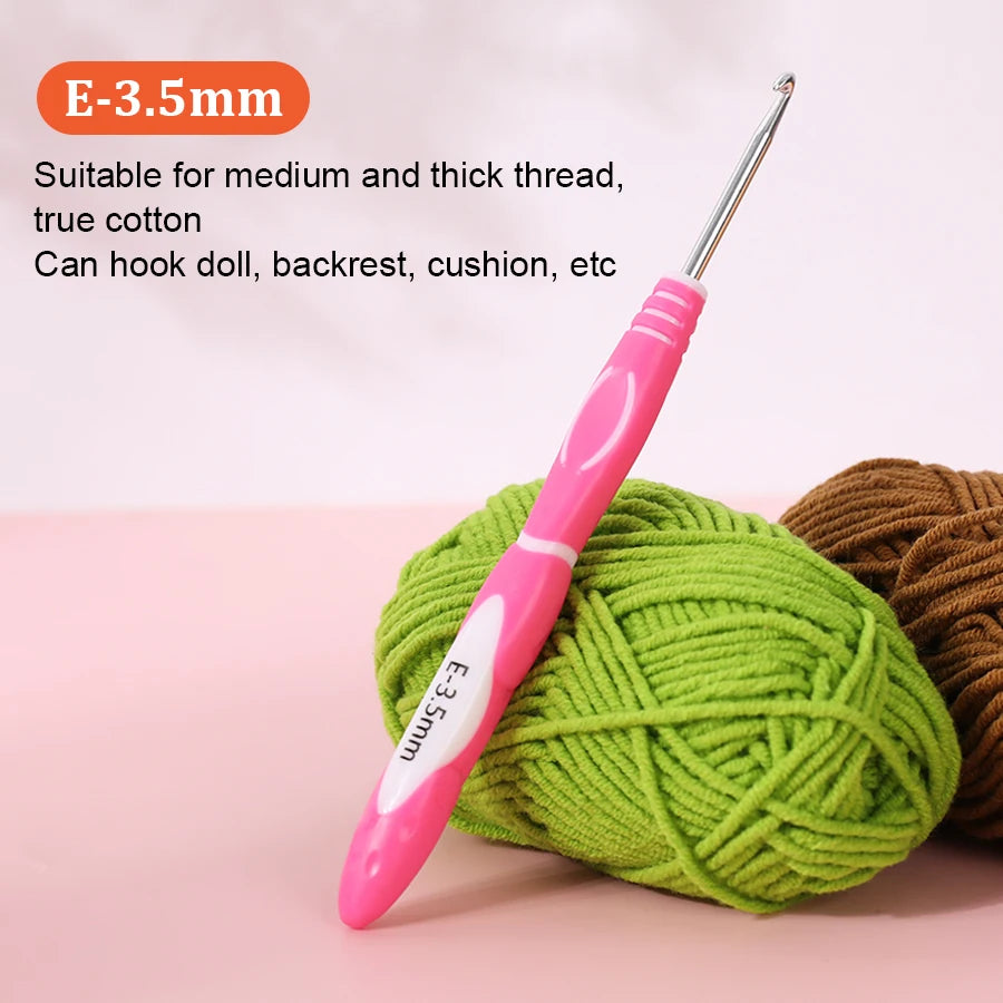 Crochet Hooks, Aluminum with Soft TPR Handles for Sweaters & Scarves