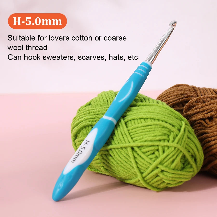 Crochet Hooks, Aluminum with Soft TPR Handles for Sweaters & Scarves