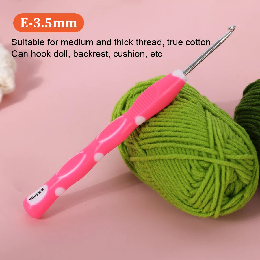 Crochet Hooks, Aluminum with Soft TPR Handles for Sweaters & Scarves