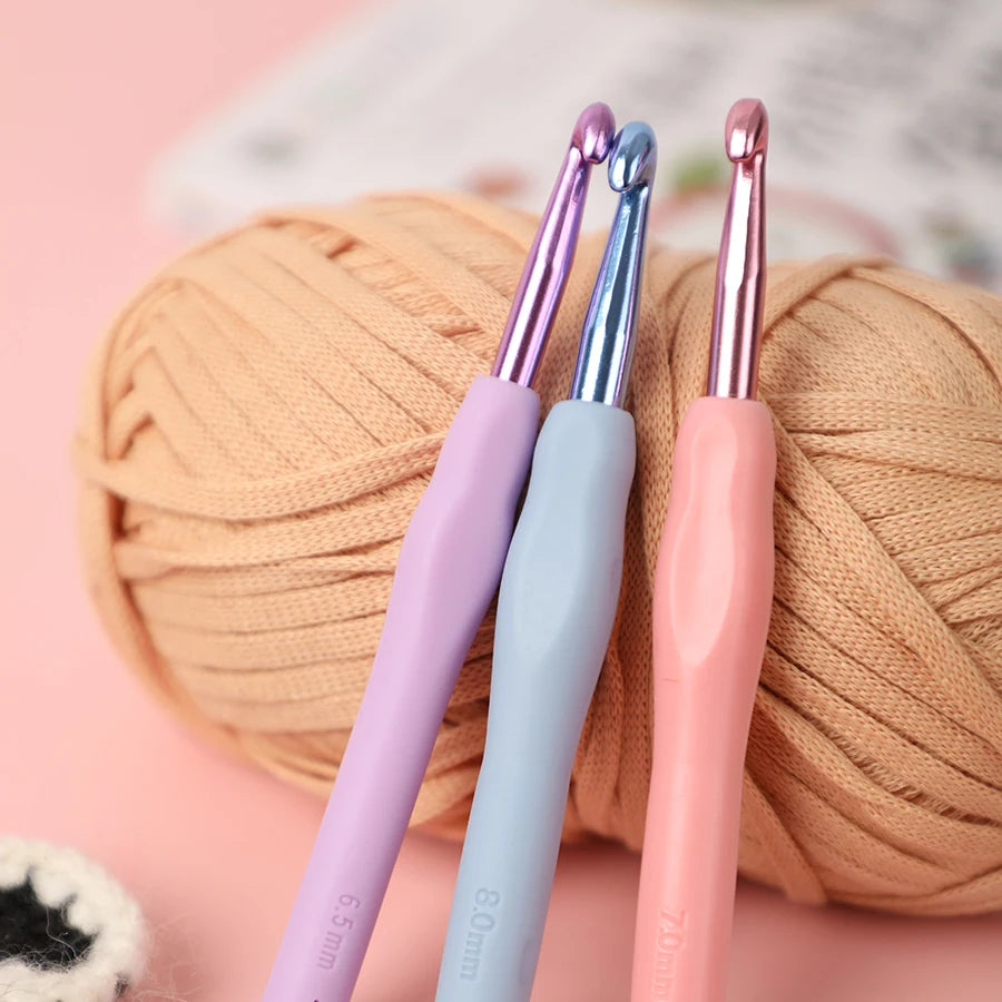Crochet Hooks, Aluminum Set with Soft TPR Handles for Handmade Scarves