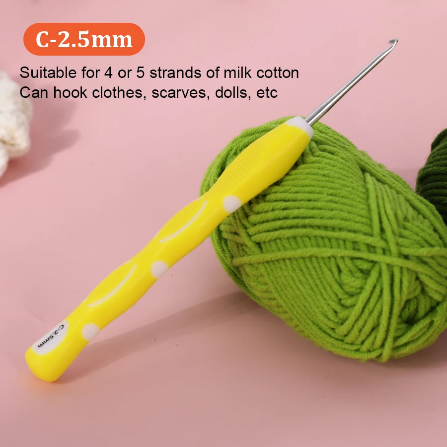 Crochet Hooks, Aluminum with Soft TPR Handles for Sweaters & Scarves