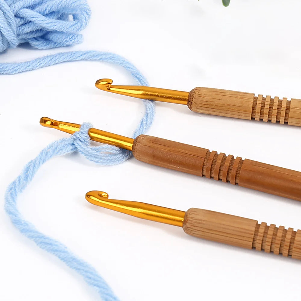 Crochet Hooks, Bamboo Handles for Sweaters, Yarn Crafts & Beginner Crochet
