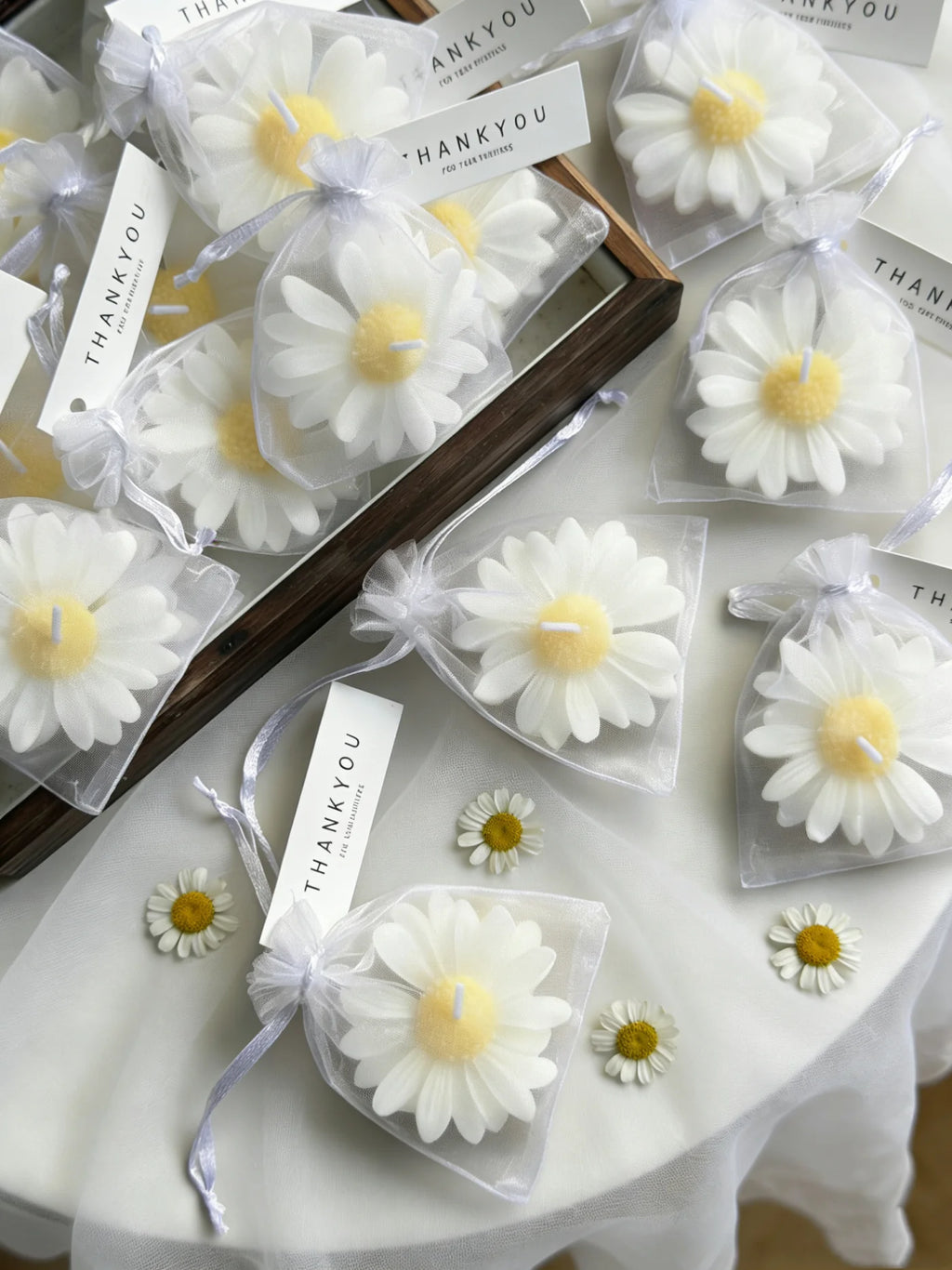 1pc/5pcs/10pcs Daisy Shaped Candles Set - Wedding Favors Gift Basket, Bridal Shower Decor, Scented Soy Wax For Home Fragrance