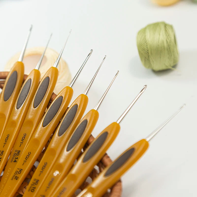 Crochet Hooks, Clover Amure for Handmade Yarn Crafts, Lace & Needlework