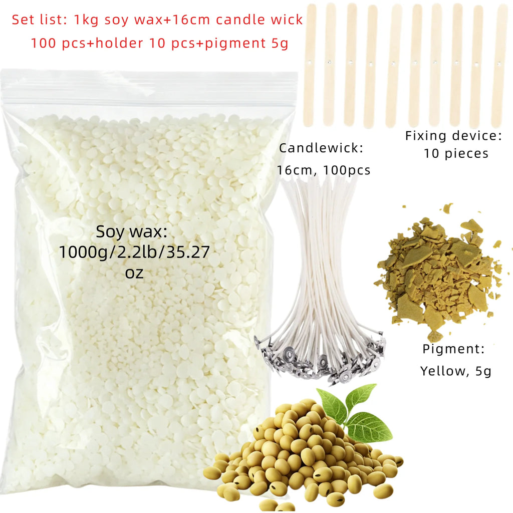 Soy wax candle making kit components on a white background: a large clear bag of white soy wax, a bundle of 16cm candle wicks, yellow pigment flakes, soybeans, and wooden wick holders. Text lists the set contents in English.