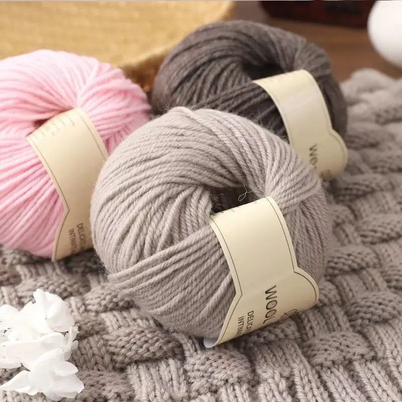 Yarn, Medium-Coarse for Handmade Sweaters, Scarves, Hats & Winter Knitwear