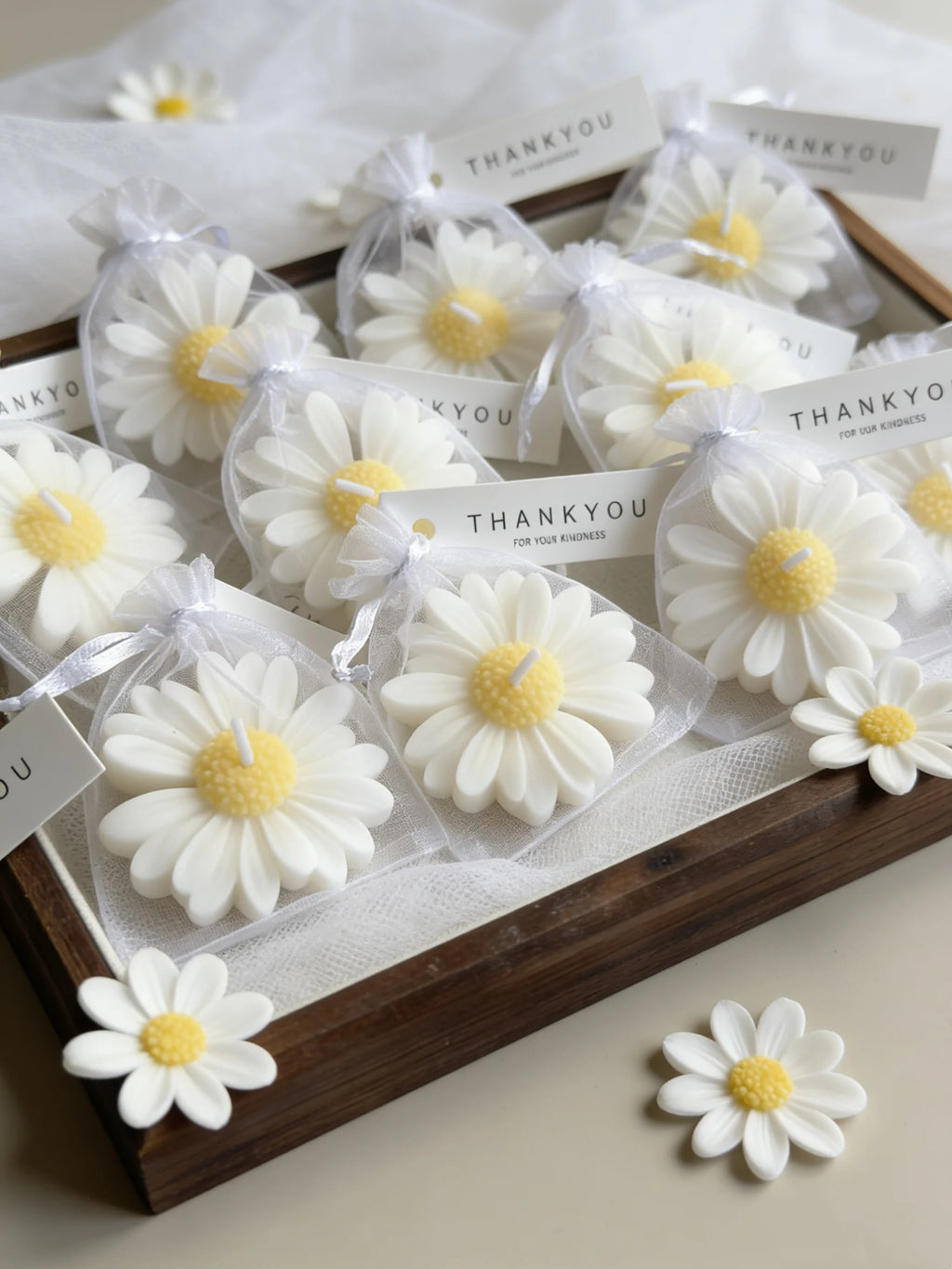 1pc/5pcs/10pcs Daisy Shaped Candles Set - Wedding Favors Gift Basket, Bridal Shower Decor, Scented Soy Wax For Home Fragrance
