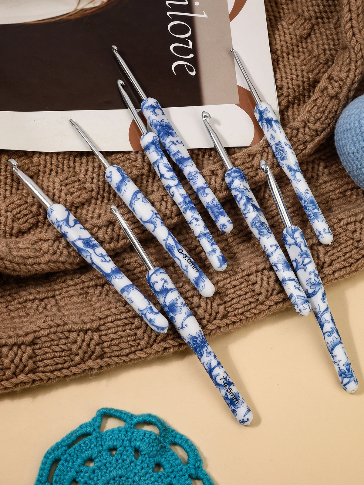 Crochet Hooks, Blue & White Porcelain-Style Set for Handmade Yarn Crafts