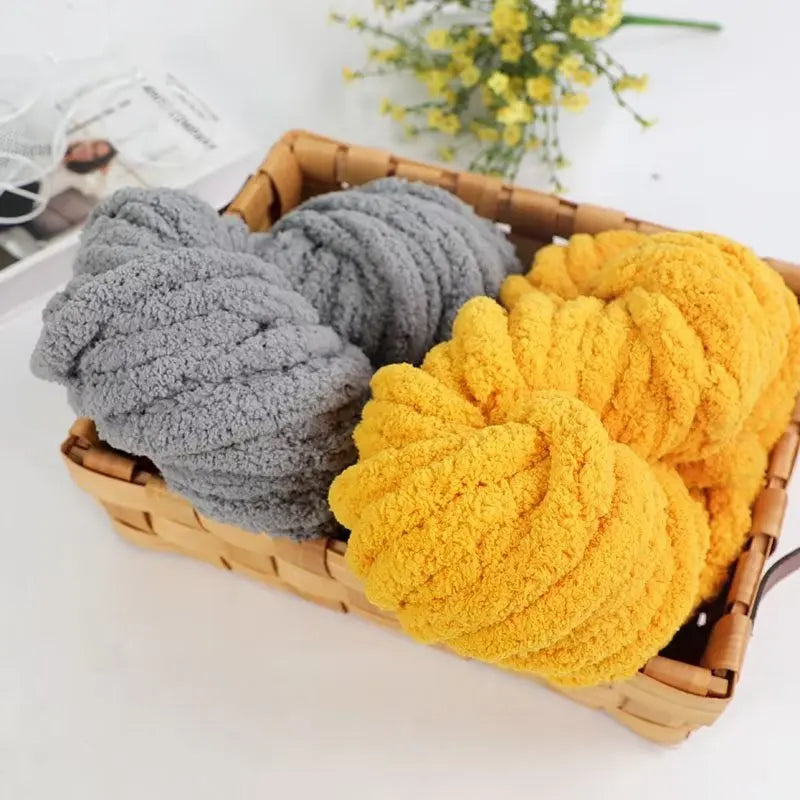 Yarn, Thick Chenille for Handmade Throws, Blankets, Rugs & Pet Bed Crafts